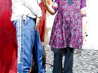 Amrozia's curvy body takes a verge on pounding outlander bro-in-law's chirp