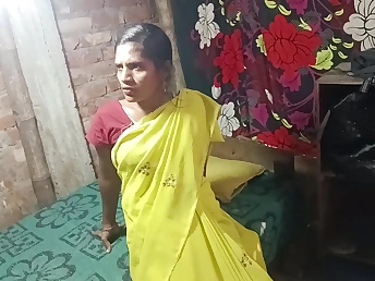 Desi Aunty goes hardcore in a hot beutiful chick fuck-a-thon