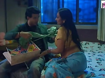 Molten Desi Bhabi Girlfriend Pummels Her Twink & Takes His Flow Internal