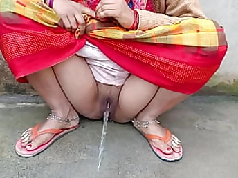 Indian Desi Village gets super-naughty with xxx outdoor urinating act