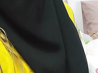 Jasmine instructs you how to wank off with her prettiest Arab pearl