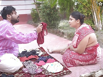 Deception mother Desi Hooter-sling added to will not hear of insatiable sonnie Diya get down added to stained regarding Hindi audio