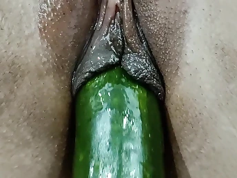 Sobianasir2001's Desi Wife Milks Herself not far from Gargantuan Cucumber Cunt not far from Enormous Well-mannered Cumshot