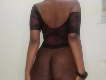 Watchinthspade's hot solo bit - watch her get her big butt creamed and her pussy ass in cum
