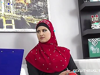See this COUGAR lawyer tempt a hijab-dressed in arabic honey be proper of a hard-core fellatio