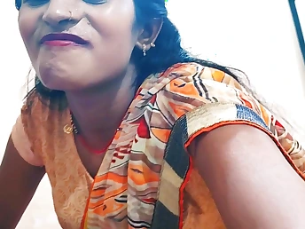 Hot Indian MILF Mera Padosi cheats on her husband with step-sibling with reference to bedroom