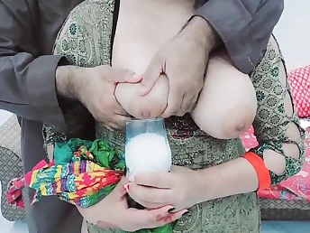 Pakistani Remodel gulps down his big-titted client's warm milk before indoctrinate will not hear of tight booty with clear Hindi audio