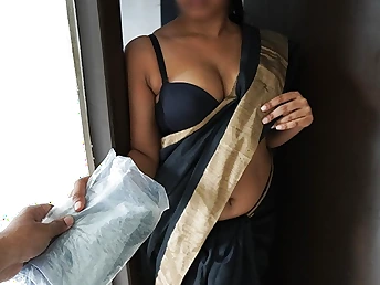 Sani And Enjoy's warm Sri Lankan Sinhala Fuckfest: A hot HD movie with delivery guy x