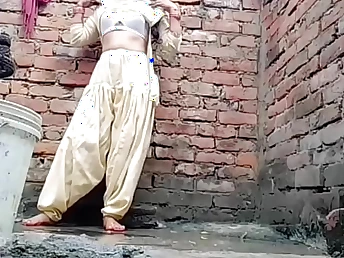 Desi's conduct oneself sista's viral movie: Indian desi sauteli's torrid hook-up gauze